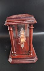 Glazen Santa Maria schip achter glas in houten kistje, Santa Maria, Gevondenengemaakt@gmail.com, Santa Maria, Motorboot of Zeilboot