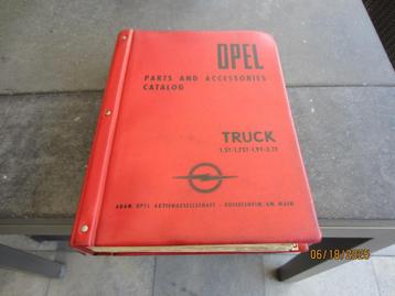 Opel truck boek  beschikbaar voor biedingen