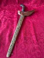 Antieke Keris, Ophalen