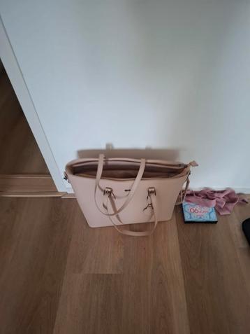 Beige Handtas - Zo goed als nieuw! beschikbaar voor biedingen