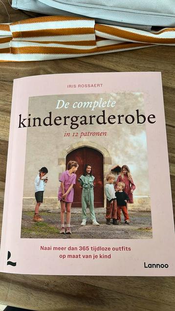 Iris Rossaert de complete kindergarderobe in 12 patronen beschikbaar voor biedingen