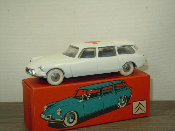 Citroen ID19 Commerciale Ambulance - Quiralu France, Hobby en Vrije tijd, Modelauto's | 1:43, Zo goed als nieuw, Auto, Overige merken