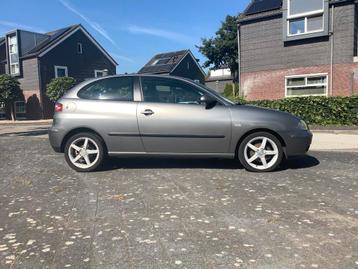 Seat Ibiza 1.4 16V 74KW 2004 Grijs beschikbaar voor biedingen