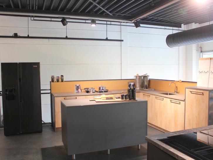 dM 10 Luxe hoekkeuken met Pelgrim apparatuur en werkeiland, Huis en Inrichting, Keuken | Complete keukens, Nieuw, Hoekkeuken, Graniet of Steen