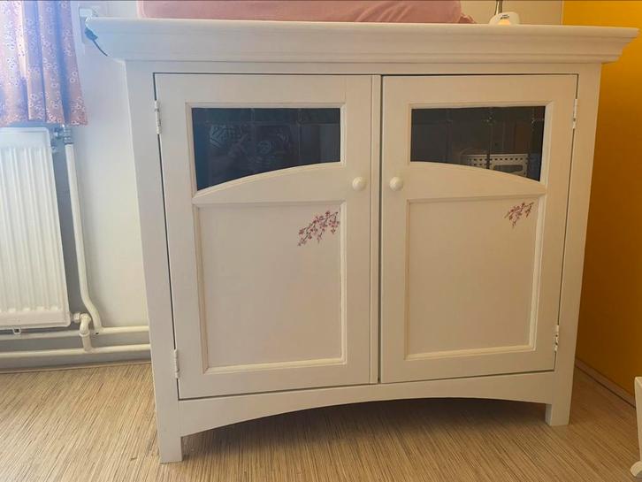 Commode met glas-in-lood, Kinderen en Baby's, Kinderkamer | Commodes en Kasten, Zo goed als nieuw, 105 cm of meer, 100 cm of meer