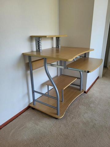 Bureau beschikbaar voor biedingen