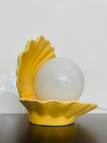 Porseleinen 80’s COQUILLE Schelp Lamp beschikbaar voor biedingen