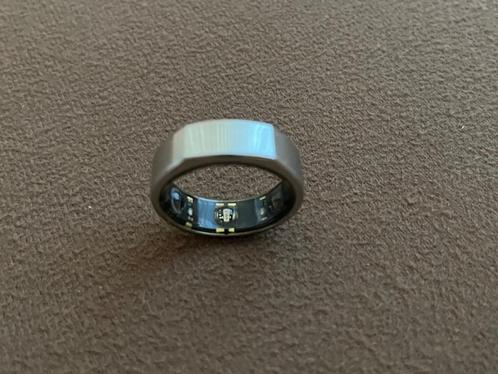 Oura ring Heritage Silver gen3 size 12, Sieraden, Tassen en Uiterlijk, Activity trackers, Gebruikt, Android, Zilver, Waterdicht