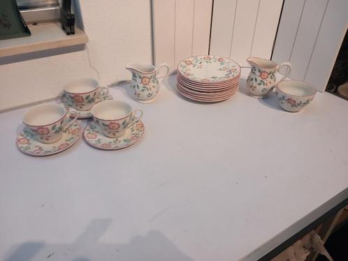 Churchill servies Roze bloemetjes, Huis en Inrichting, Keuken | Servies, Zo goed als nieuw, Overige stijlen, Porselein, Ophalen of Verzenden