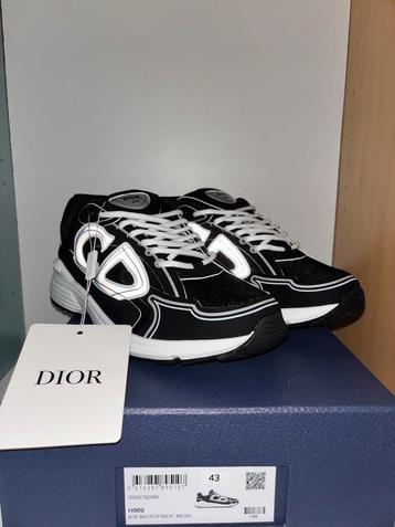 Dior B30 | Size 43/44 beschikbaar voor biedingen