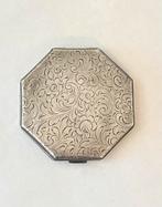 Beautiful powder box floral decor 835 silver Lutz & Weiss, Antiek en Kunst, Antiek | Goud en Zilver, Ophalen of Verzenden, Zilver