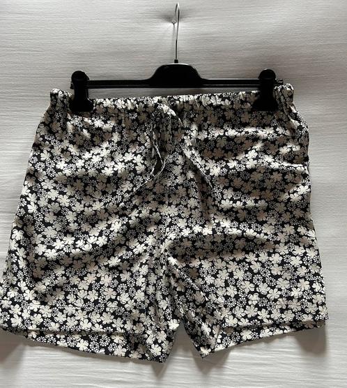 Aspesi super leuk shortje zijden zwart/wit m by Pauw, Kleding | Dames, Broeken en Pantalons, Nieuw, Maat 38/40 (M), Zwart, Kort
