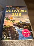 Lucinda Riley - De Zevende Zus, Boeken, Ophalen of Verzenden, Zo goed als nieuw, Nederland