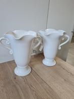 Vaas wit 2 stuks van blanc d'ivoire, Wit, Aardewerk of Porselein, Nieuw, Ophalen of Verzenden