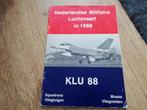 Nederlandse militaire luchtvaart in 1988 Klu88, Boeken, Gelezen, 1945 tot heden, Ophalen of Verzenden, Luchtmacht