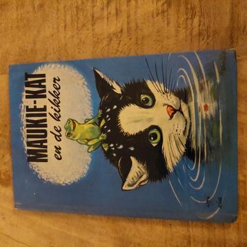 Maukie kat beschikbaar voor biedingen