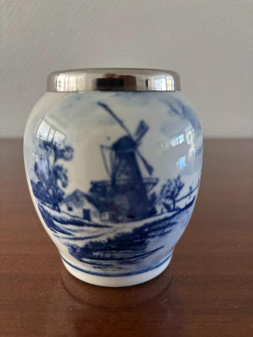 Oud Deltfs blauw lepelvaasje met Hollands landschap., Antiek en Kunst, Antiek | Keramiek en Aardewerk, Ophalen of Verzenden