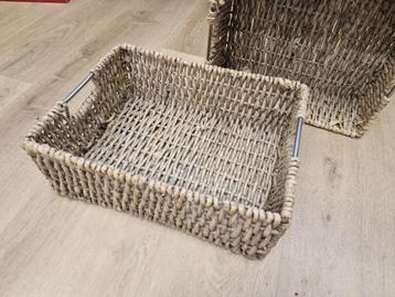 Rieten mand 40x30x15 beschikbaar voor biedingen