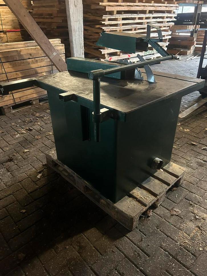 Zaagtafel, Doe-het-zelf en Verbouw, Gereedschap | Zaagmachines, Zo goed als nieuw, Cirkelzaag, 1200 watt of meer, 70 mm of meer