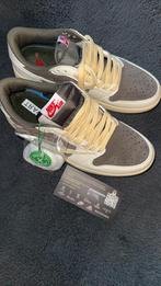 Nike travis scott, Bruin, Nieuw, Ophalen of Verzenden, Sneakers of Gympen