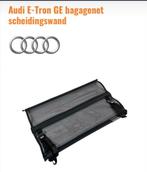 Hondenrek scheidingsnet voor in een auto. Audi etron, Ophalen, Nieuw