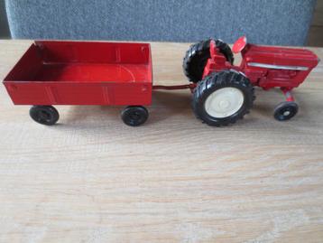 Model : Tractor met aanhanger. Gebruikt beschikbaar voor biedingen