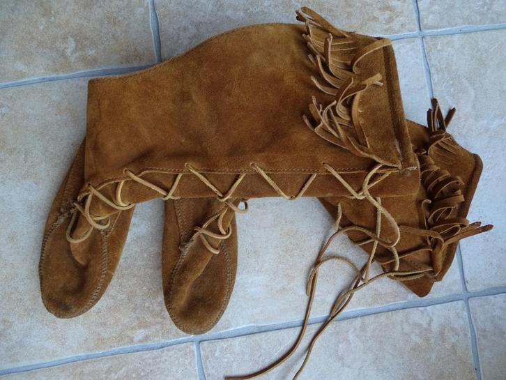 Minnetonka FRONT LACE KNEE HIGH BOOT bruine Veterlaarzen 38, Kleding | Dames, Schoenen, Zo goed als nieuw, Hoge laarzen, Bruin