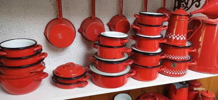 VERLAAGD IN PRIJS !!!  190x Emaille rood collectie, Antiek en Kunst, Antiek | Emaille, Ophalen