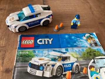 Lego city 60239 politieauto met agent en pionnen beschikbaar voor biedingen