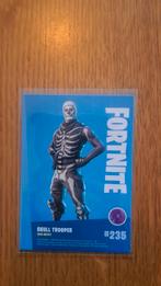 Panini fortnite skull trooper #235 kaart, Hobby en Vrije tijd, Stickers en Plaatjes, Zo goed als nieuw, Plaatje, Verzenden