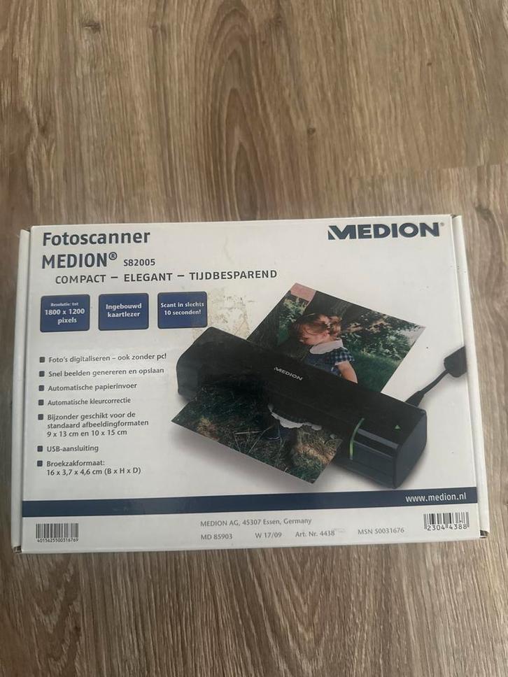 Medion Fotoscaner S82005 - Compact & Elegant, Computers en Software, Scanners, Zo goed als nieuw, Fotoscanner, Windows, Ophalen of Verzenden