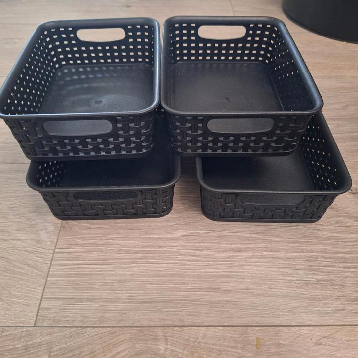 Rattan rotan plastic mandjes 4 stuks, Huis en Inrichting, Woonaccessoires | Schalen en Manden, Zo goed als nieuw, Mand, Rechthoekig