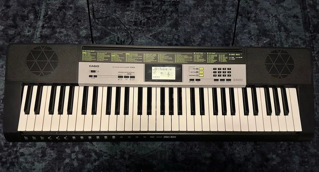 Casio LK-135 Keyboard - Zo goed als nieuw, Casio, 61 toetsen, Ophalen of Verzenden, Zo goed als nieuw