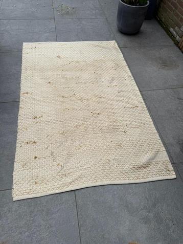 Vloerkleed beschikbaar voor biedingen