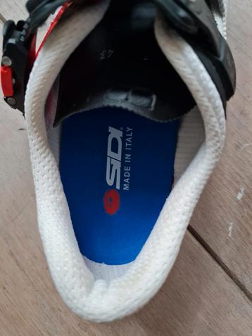 Sidi Wielrenschoenen Maat 43 (valt als 42) Nieuwstaat beschikbaar voor biedingen