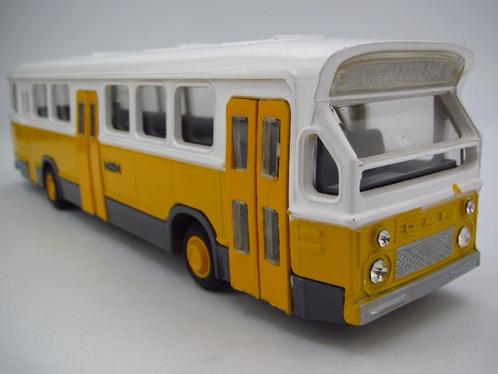 Lion car - DAF Autobus Geel '' Noord-Zuid-Hollandsche '', Hobby en Vrije tijd, Modelauto's | 1:50, Zo goed als nieuw, Bus of Vrachtwagen