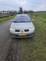 Renault Mégane 2.0 16V Sedan Autcom 2004 Beige, 1998 cc, Beige, 4 cilinders, Leder en Stof