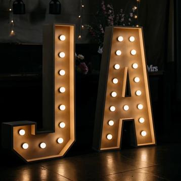 Lichtletters te huur "JA" (andere letters mogelijk) beschikbaar voor biedingen
