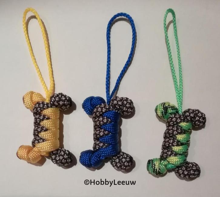 Sleutelhanger of ritshanger: Honden botje van paracord., Verzamelen, Sleutelhangers, Nieuw, Dier of Natuur, Ophalen of Verzenden