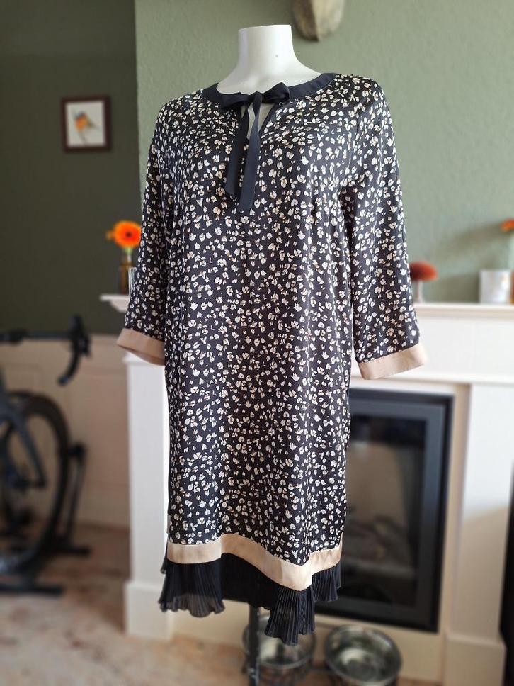 Amelie Amelie prachtige jurk met plissé rand L gratis verz, Kleding | Dames, Jurken, Zo goed als nieuw, Maat 42/44 (L), Zwart