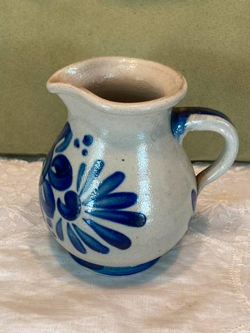 Kannetje blauw aardewerk (230823) beschikbaar voor biedingen