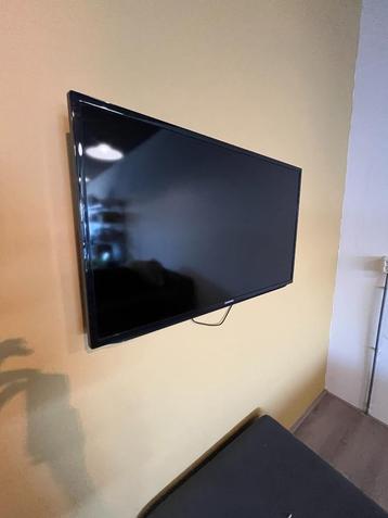 Samsung UE40EH5300W TV + vogel ophangbeugel beschikbaar voor biedingen