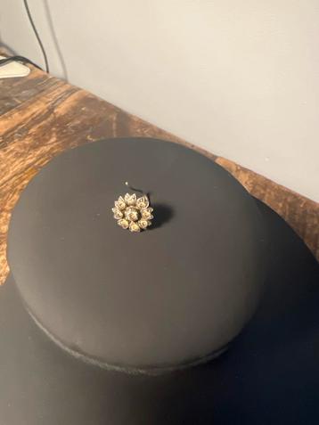 Vintage Zilveren oorbel met Strass beschikbaar voor biedingen