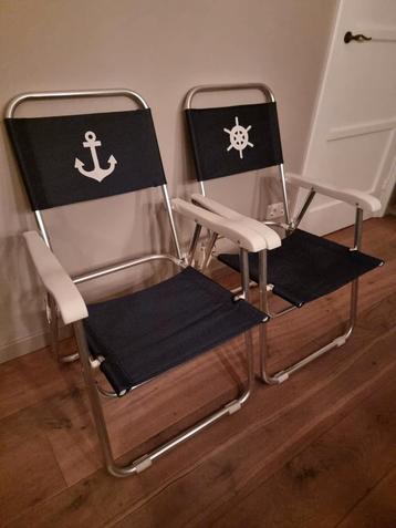 2 camping/strand stoeltjes  beschikbaar voor biedingen