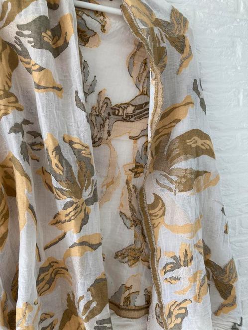 Prachtige SjAAL omslagdoek Stola  jaquard / zilverdraad), Kleding | Dames, Mutsen, Sjaals en Handschoenen, Zo goed als nieuw, Sjaal