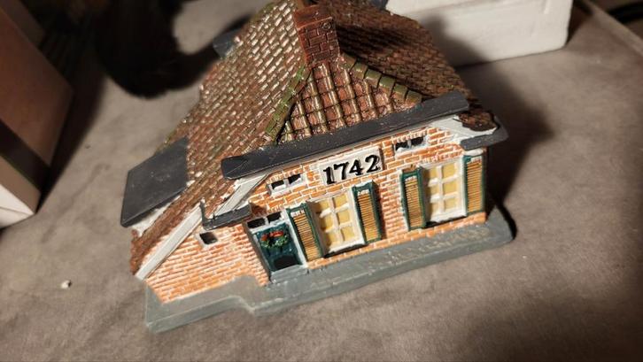 Kerstdorp miniatuur huisje, Diversen, Kerst, Nieuw, Ophalen of Verzenden
