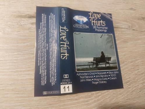 LOVE HURTS - 28 ROMANTIC POPSONGS (CASSETTEBANDJE), Cd's en Dvd's, Cassettebandjes, Zo goed als nieuw, Origineel, Verzamelalbums