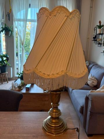 Vintage Tafellamp met mooie Kap beschikbaar voor biedingen