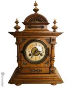 Antieke klok - brocante tafelklok hout - ornamenten, Ophalen of Verzenden