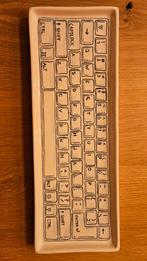 Blond Amsterdam Cake Schaal - Toetsenbord Design, Huis en Inrichting, Woonaccessoires | Schalen en Manden, Ophalen, Porselein of Keramiek